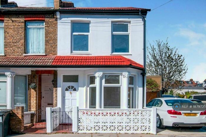 4 Bedroom End Of Terrace House To Rent In Lesley Grove, East Croydon, CR0