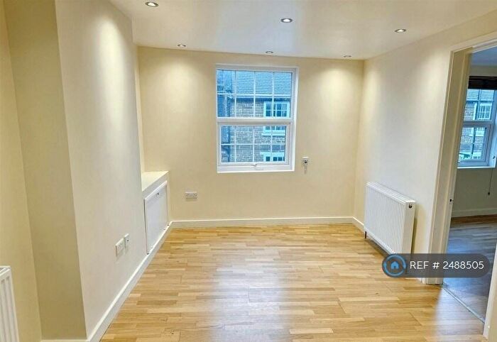 4 Bedroom Maisonette To Rent In Watling Street West, Towcester, NN12