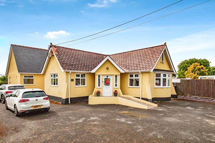 6 Bedroom Bungalow For Sale In Wooden, Saundersfoot, Pembrokeshire, SA69