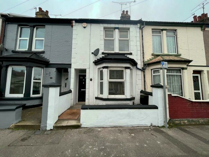 3 Bedroom Terraced House To Rent In Garfield Road, Gillingham, ME7