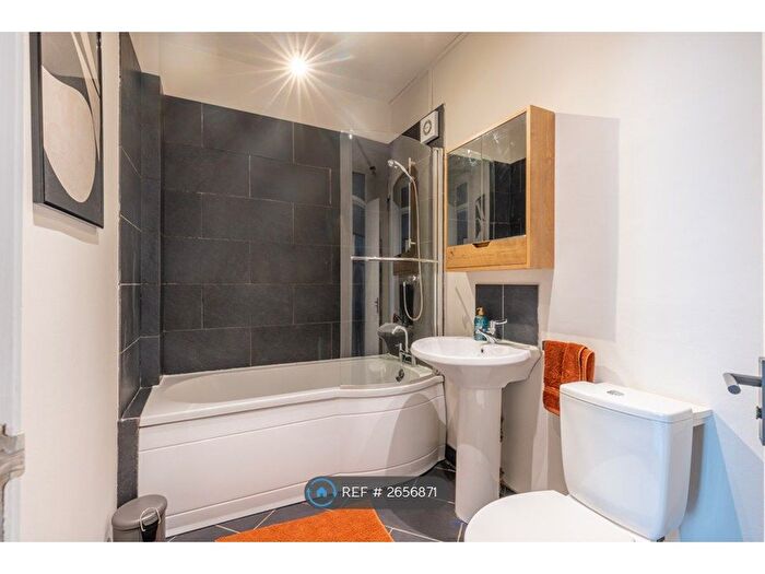 1 Bedroom Flat To Rent In Watergate Buildings, Newcastle Upon Tyne, NE1