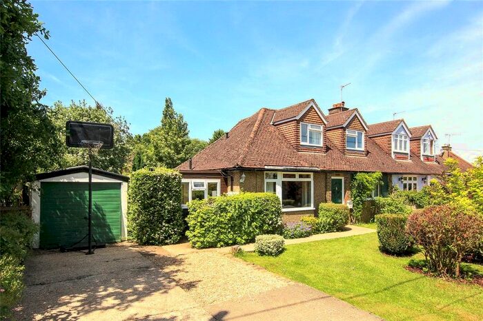 4 Bedroom Bungalow For Sale In Darrs Lane, Northchurch, Berkhamsted, Hertfordshire, HP4