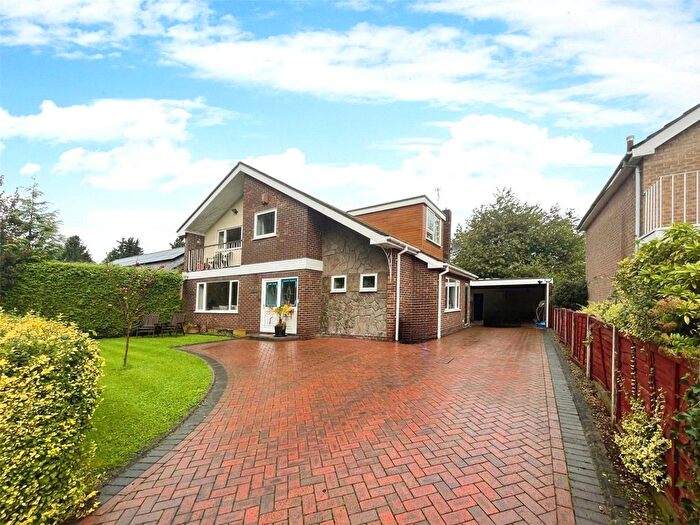 4 Bedroom Detached House For Sale In Berry Hedge Lane, Burton-On-Trent, Staffordshire, DE15