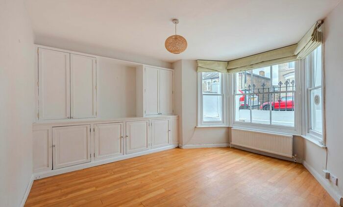 1 Bedroom Flat To Rent In Mallinson Road, London, SW11