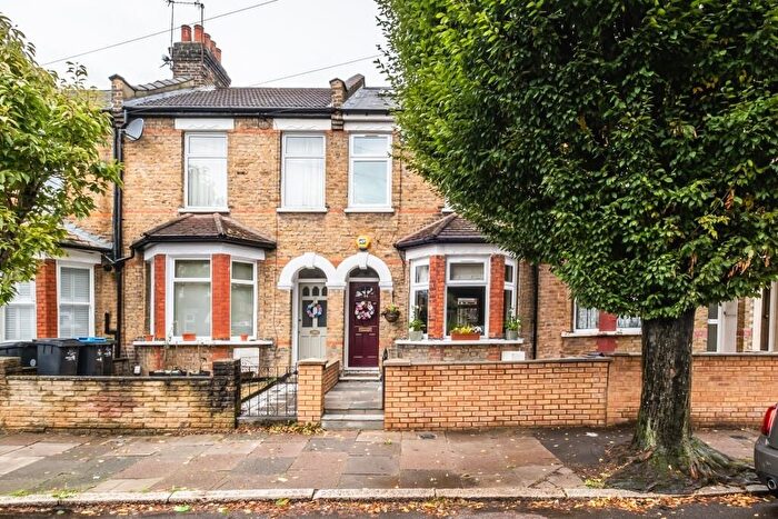 3 Bedroom Terraced House To Rent In Highworth Road, London, N11