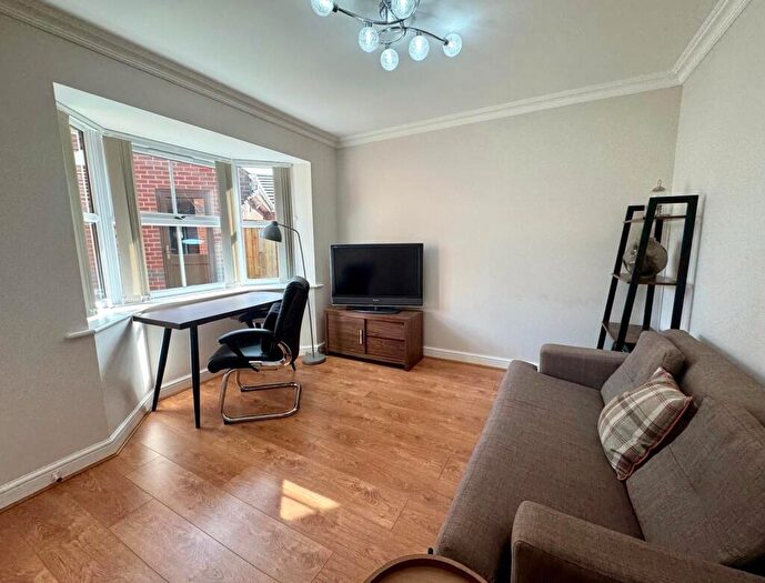 5 Bedroom Detached House For Sale In Capesthorne Drive, Haydon Wick, Swindon, SN25