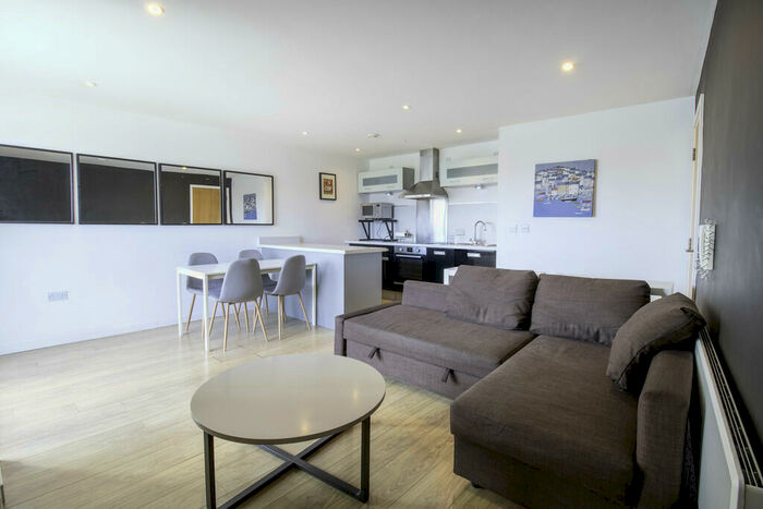 1 Bedroom Apartment To Rent In Gateway South, Leeds City Centre, LS9