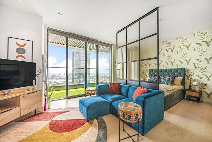 1 Bedroom Studio For Sale In Bagshaw Building, Canary Wharf, London, E14