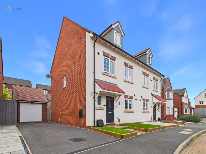 4 Bedroom Detached House For Sale In Meadow Way, Tamworth, B79