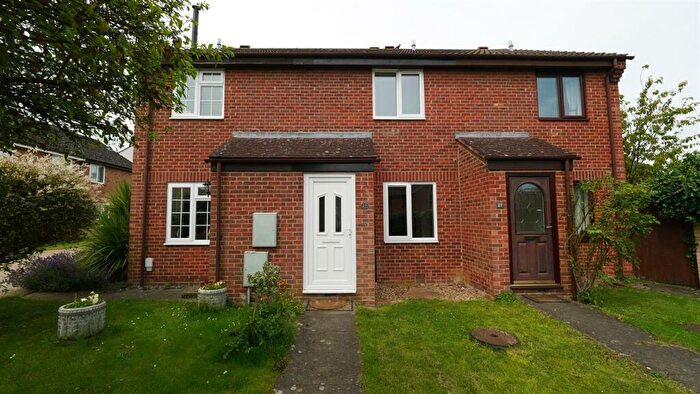 2 Bedroom Terraced House To Rent In Manor Close, Buckden, PE19