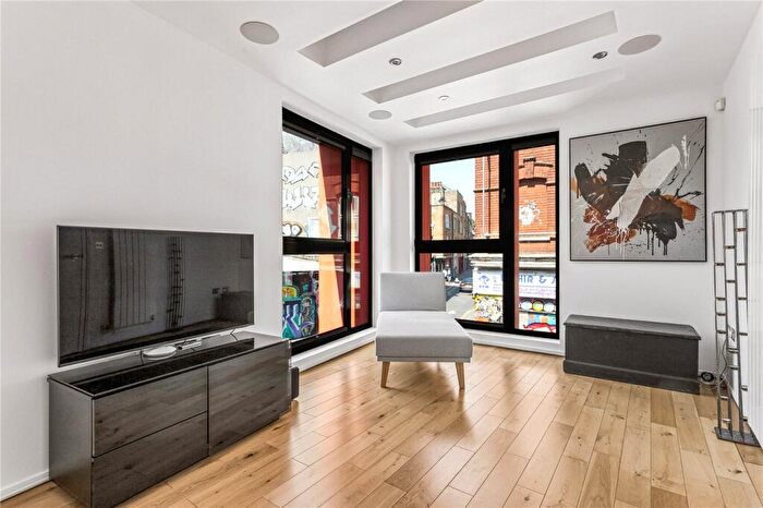 3 Bedroom End Of Terrace House For Sale In Grimsby Street, London, E2