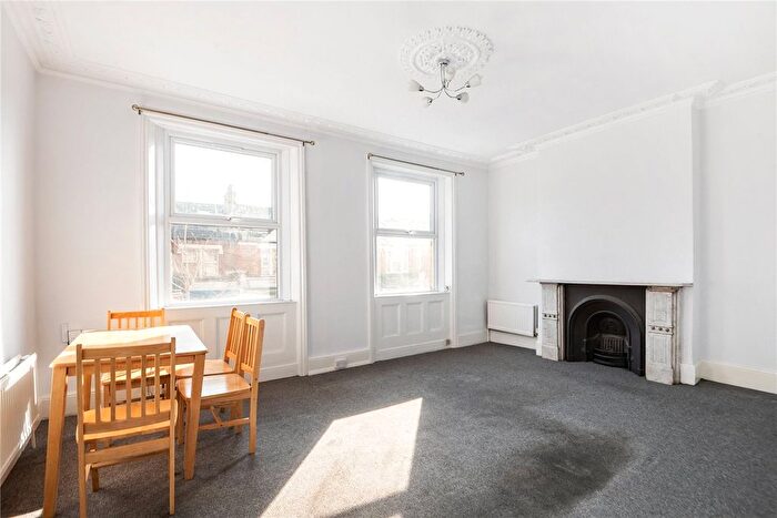 4 Bedroom Flat To Rent In High Street Colliers Wood, London, SW19