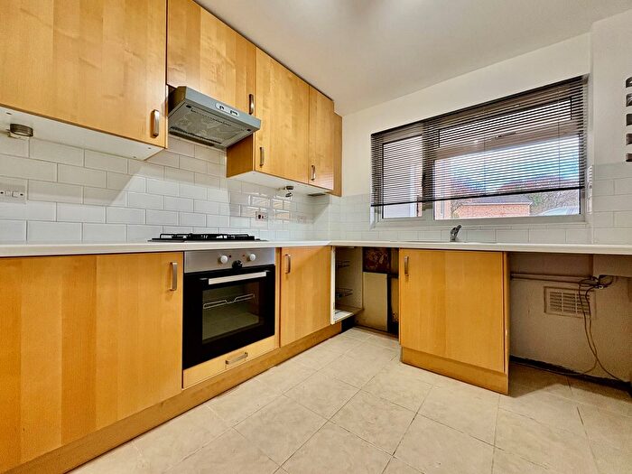 3 Bedroom Maisonette To Rent In Longwood Road, Hertford, SG14