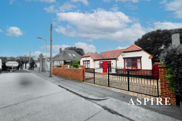 6 Bedroom Detached House For Sale In Park Avenue, Leigh-On-Sea, SS9