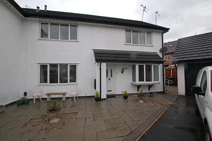 2 Bedroom Apartment To Rent In Stirrup Gate, Worsley, M28