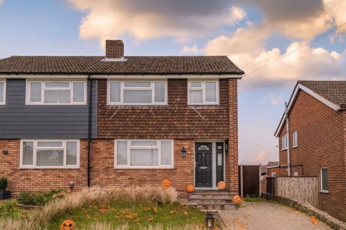 3 Bedroom Semi-Detached House For Sale In South East Road, Southampton, SO19
