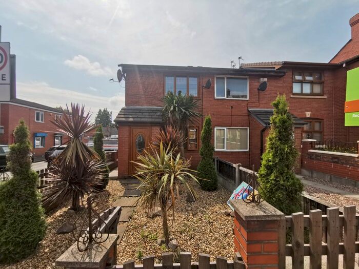 2 Bedroom End Of Terrace House To Rent In Ainsworth Road, Radcliffe, M26