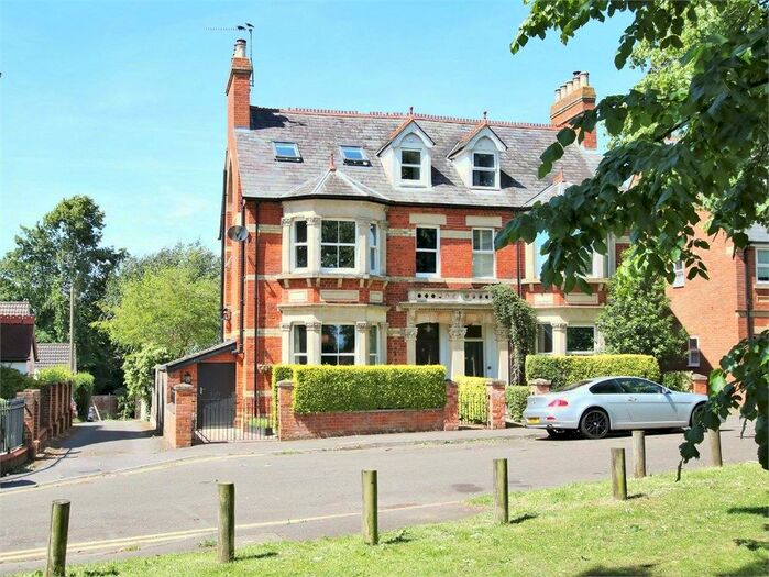 4 Bedroom Semi-Detached House To Rent In Fairview Road, Wokingham, RG40