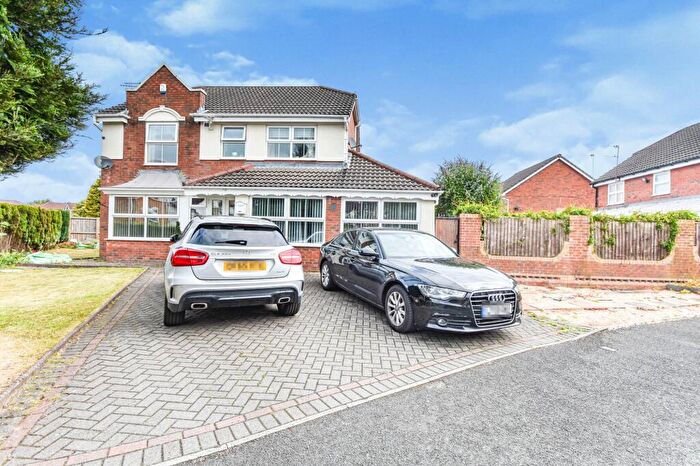 4 Bedroom Detached House For Sale In Waterdale Drive, Whitefield, M45
