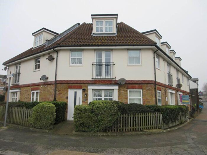 3 Bedroom Penthouse To Rent In Ness Road, Shoeburyness, SS3
