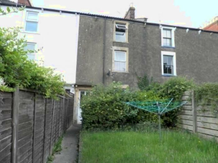 1 Bedroom Flat To Rent In Redland Terrace, Frome, Somerset, BA11