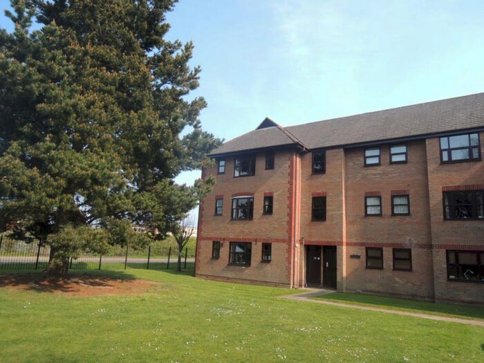 2 Bedroom Flat To Rent In Hanbury Gardens, Highwoods, Colchester, CO4