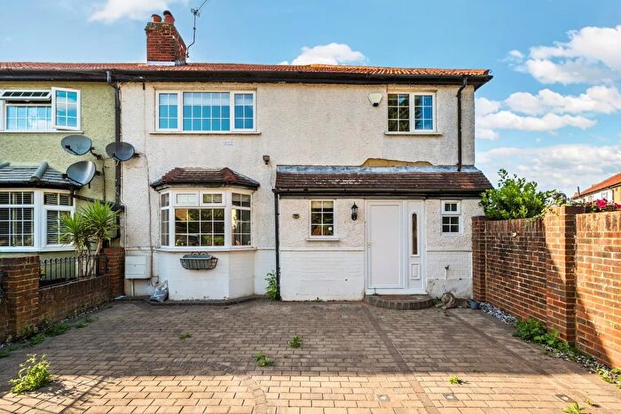 4 Bedroom Semi-Detached House For Sale In Staines Upon Thames, Middlesex, TW19