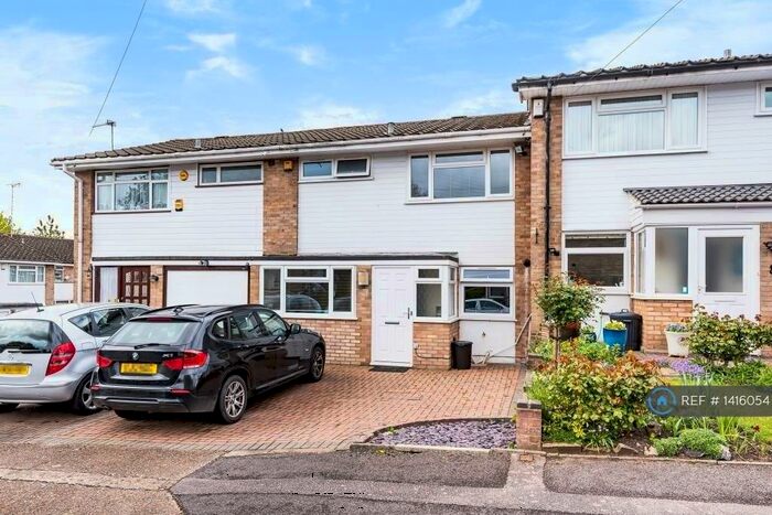 4 Bedroom Detached House To Rent In Knoll Crescent, Northwood, HA6