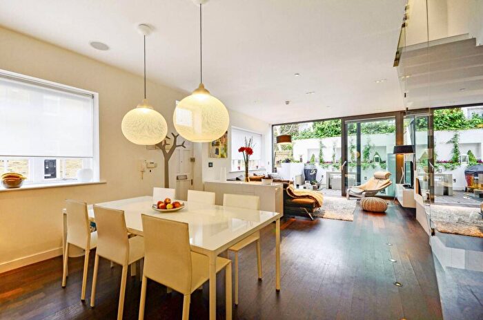 3 Bedroom House To Rent In Elsworthy Rise, Primrose Hill, London, NW3