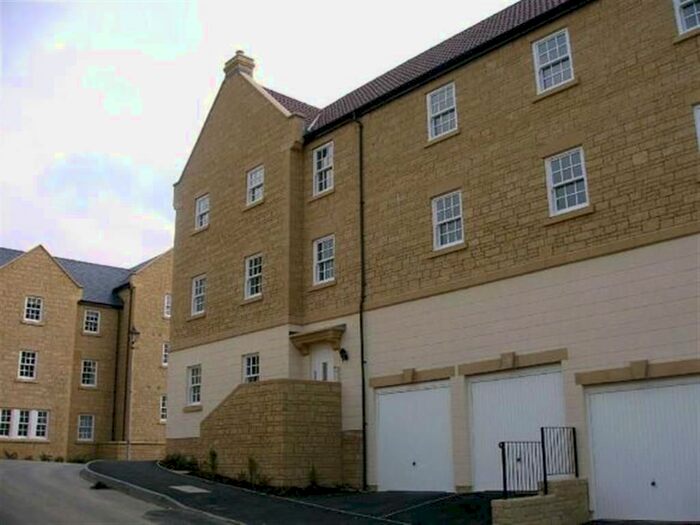 2 Bedroom Flat To Rent In Flowers Yard, Chippenham, SN15