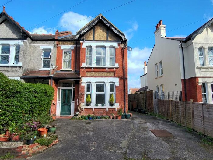 2 Bedroom Flat To Rent In Morton Gardens, London, Wallington, SM6