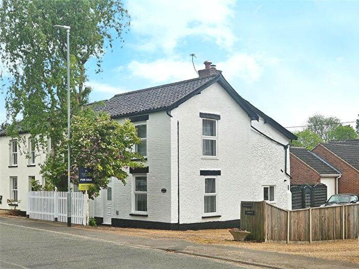 3 Bedroom Semi Detached House For Sale In Norwich Road, Besthorpe, Attleborough, Norfolk, NR17