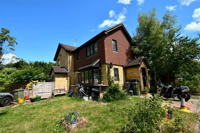 1 Bedroom House To Rent In Bedroom Semi-Detached House In Guildford, GU4