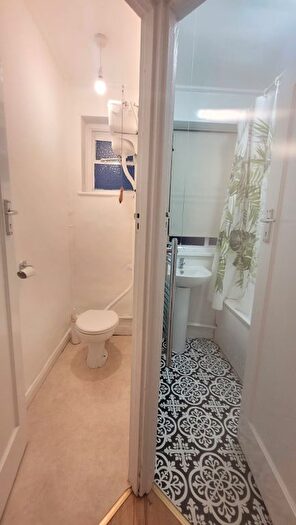 1 Bedroom Flat To Rent In Colney Hatch Lane, London, N10