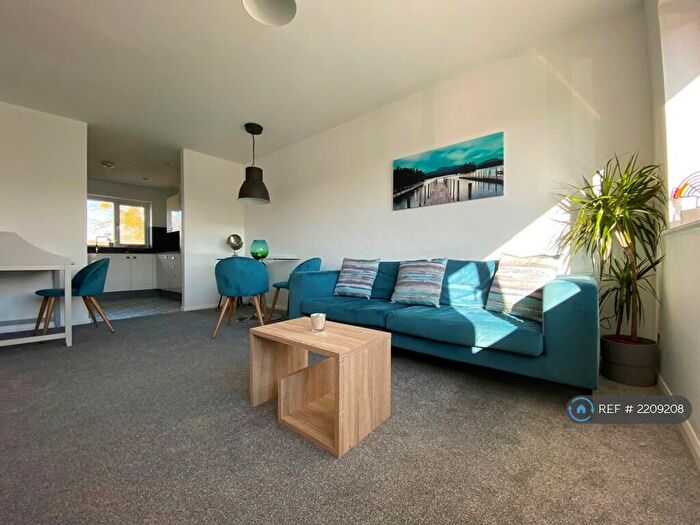 2 Bedroom Maisonette To Rent In Emmer Green Court, Caversham, Reading, RG4