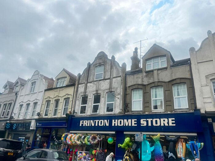 2 Bedroom Flat To Rent In Connaught Avenue, Frinton-on-Sea, CO13