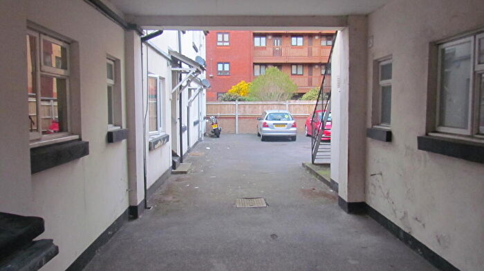 2 Bedroom Flat To Rent In Collingwood Road, Southsea, Hampshire, PO5