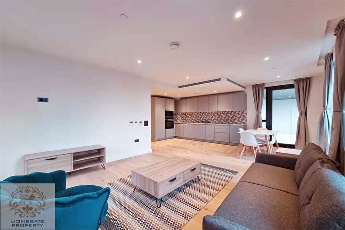 2 Bedroom Flat To Rent In Clarendon Court, City Of London, EC1Y