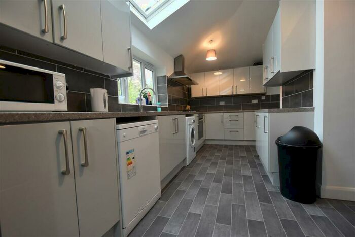 8 Bedroom Detached House To Rent In Elmdon Rd, Selly Oak. Mins Walk From University Of Birmingham, B29