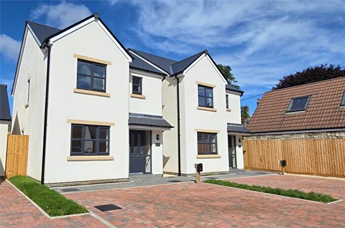 3 Bedroom Detached House For Sale In The Robins, Frome, BA11