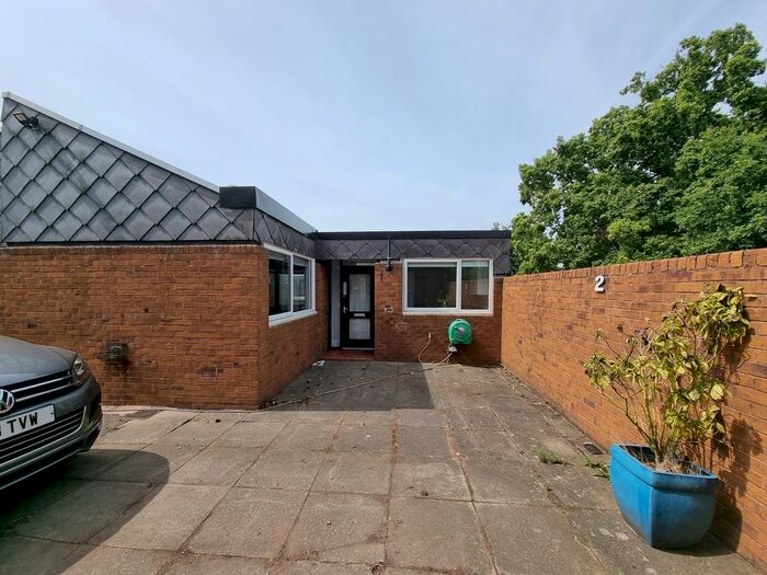 3 Bedroom Semi-Detached Bungalow To Rent In Finham Park, Earlsdon, Coventry, CV3