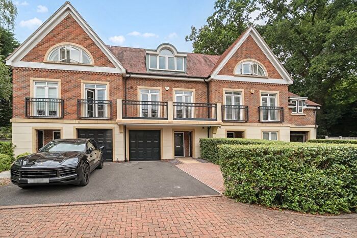 4 Bedroom Town House To Rent In Summerwood, Sunningdale, SL5