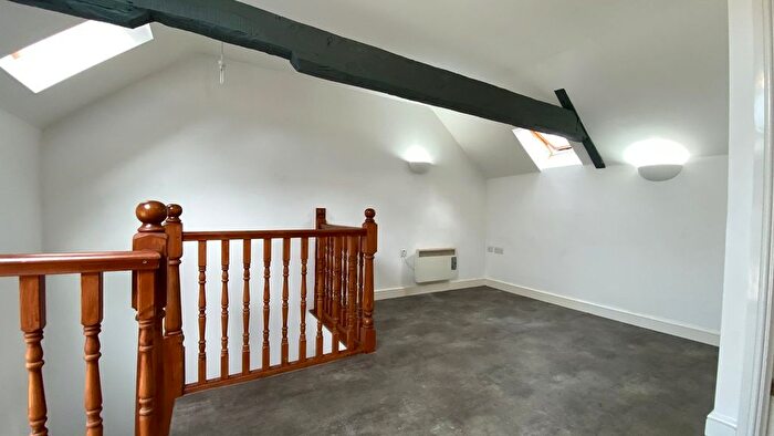1 Bedroom Flat To Rent In High Street, Wellington, TA21