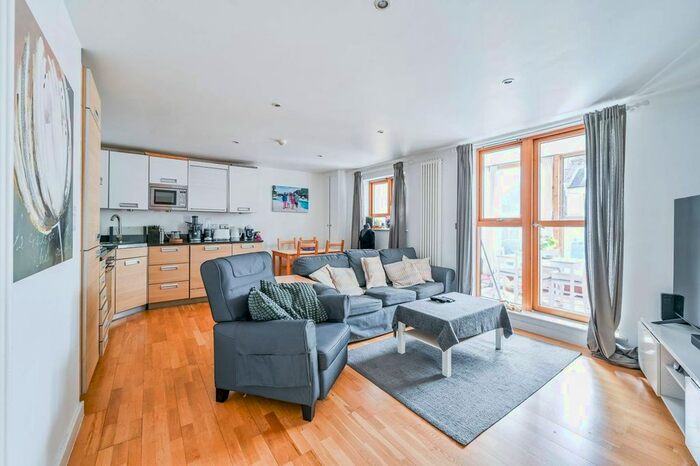 2 Bedroom Flat To Rent In Woolwich Road, Greenwich, London, SE10