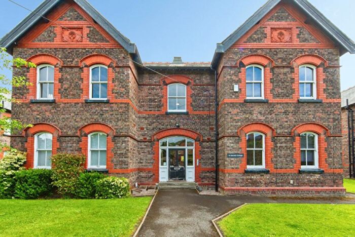 3 Bedroom Flat For Sale In New Hall, Fazakerley, Liverpool, L10