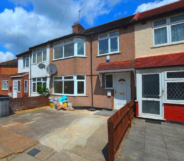 4 Bedroom Semi-Detached House To Rent In Station Crescent, Wembley, Midlesex, HA0