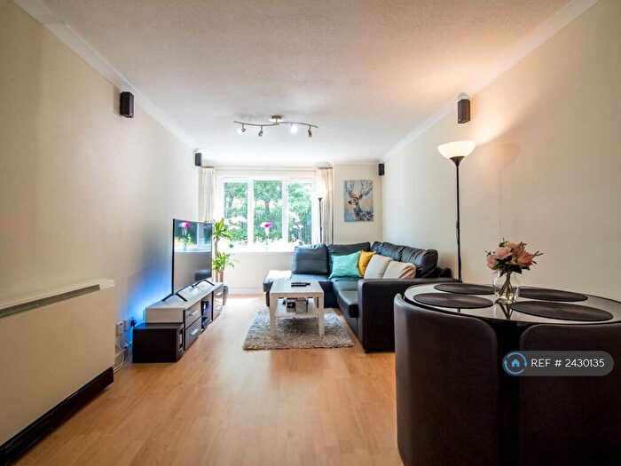 2 Bedroom Flat To Rent In Orwell Terrace, Edinburgh, EH11