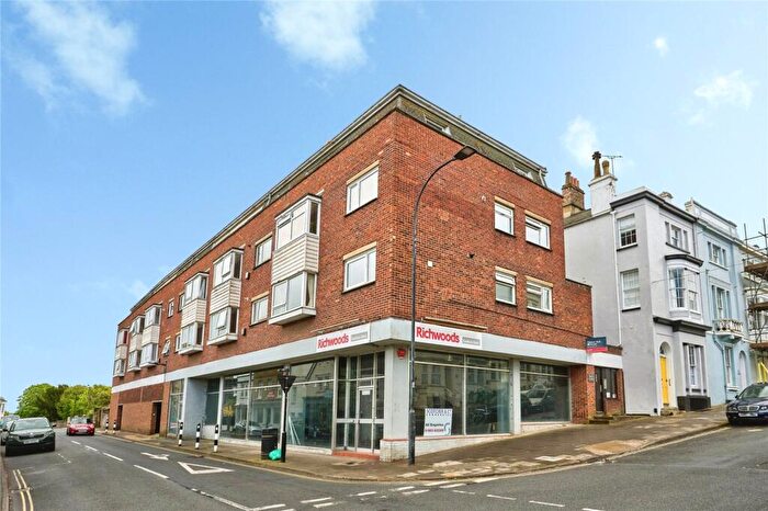 2 Bedroom Flat For Sale In Rose Court, Melville Street, Ryde, Isle Of Wight, PO33