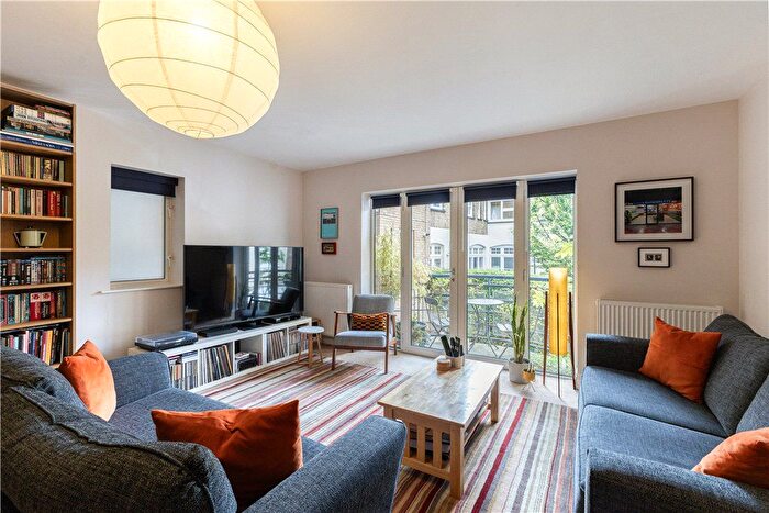 2 Bedroom Flat For Sale In Millennium Square, London, SE1
