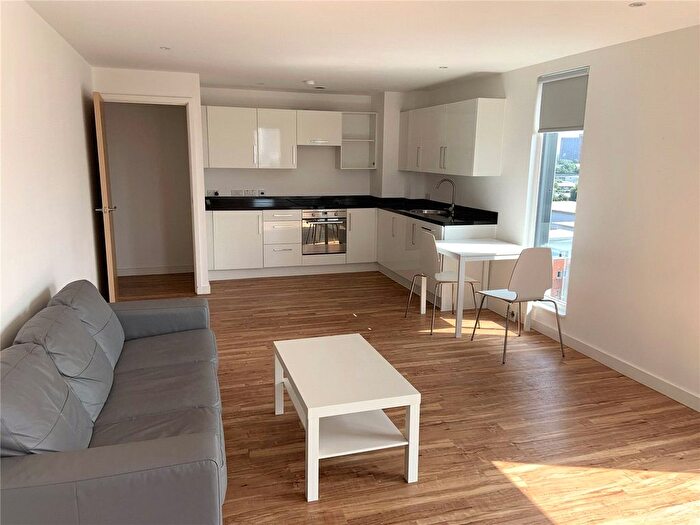 2 Bedroom Flat To Rent In The Exchange, Elmira Way, Salford Quays, Salford, Manchester, M5